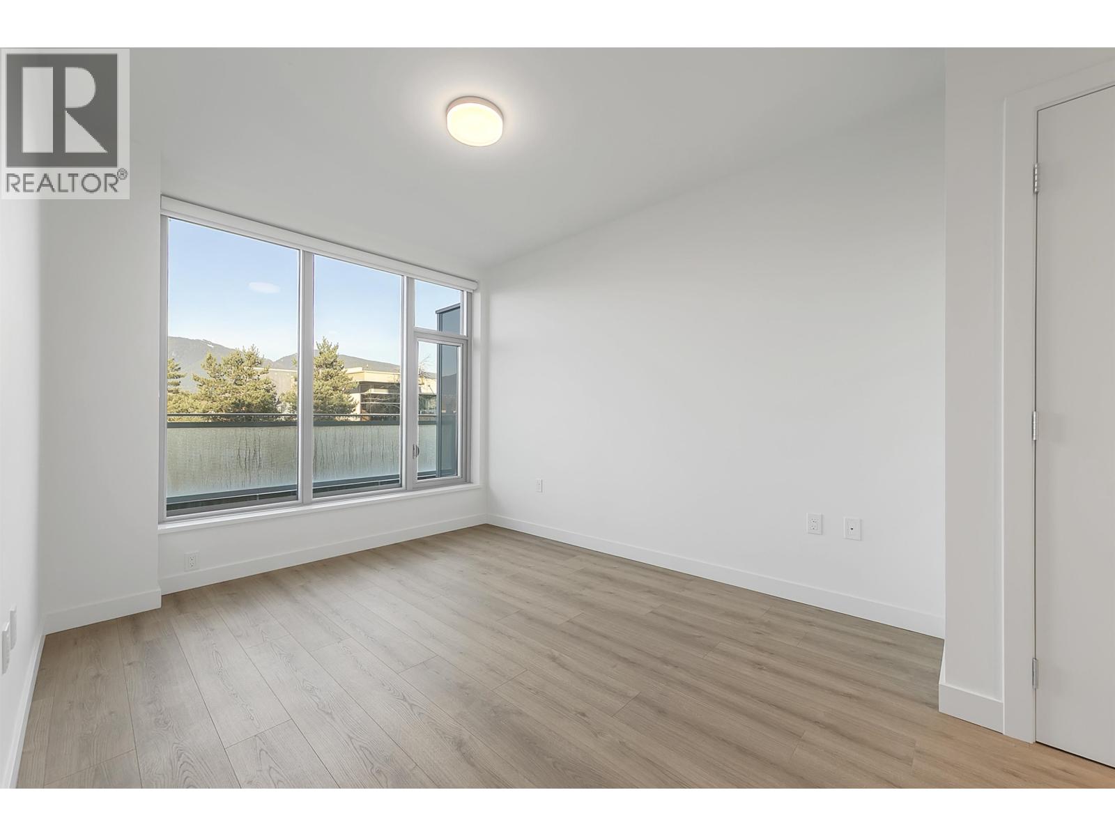 307 755 HARBOURSIDE DRIVE, West Vancouver