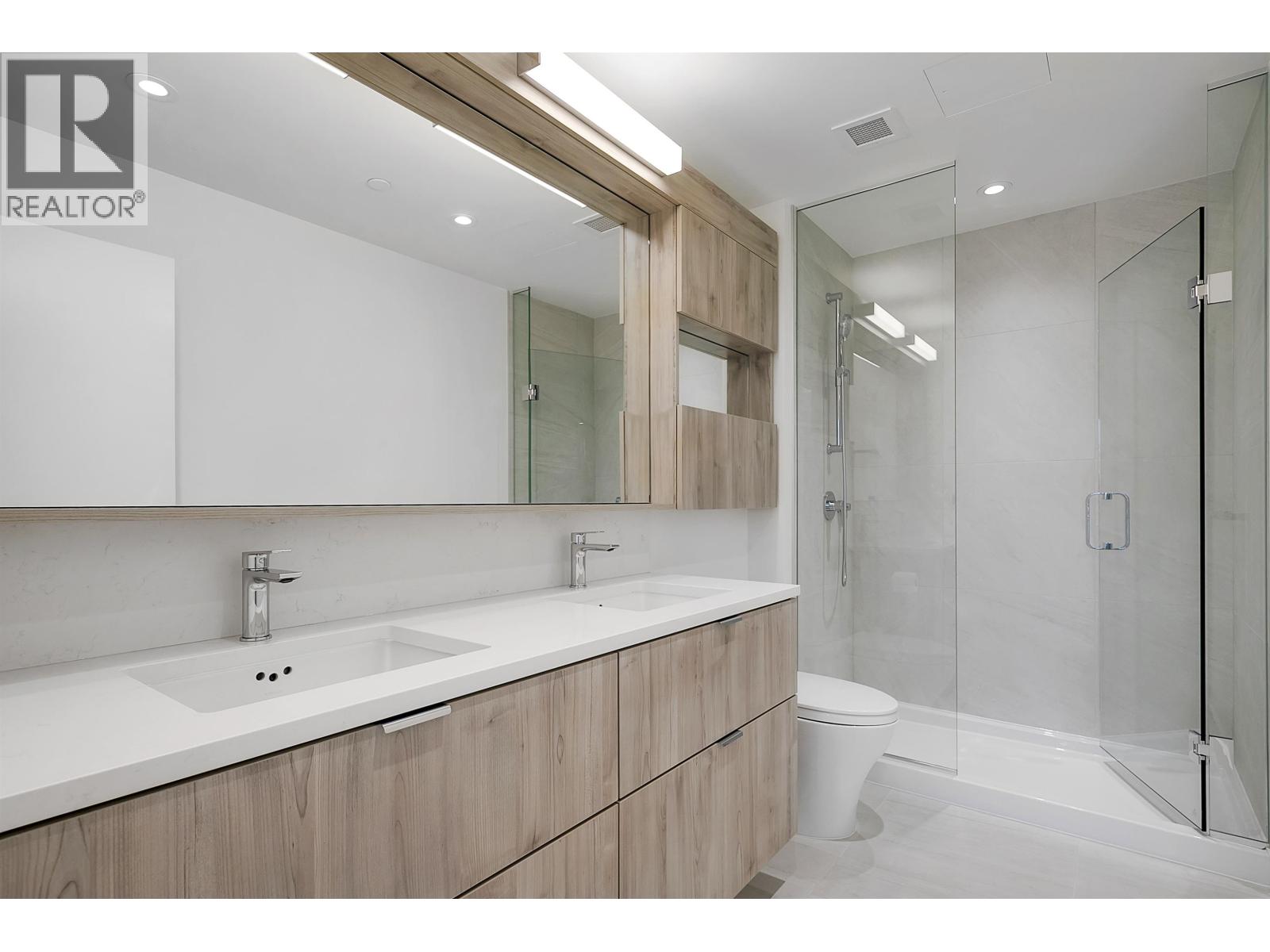 307 755 HARBOURSIDE DRIVE, West Vancouver