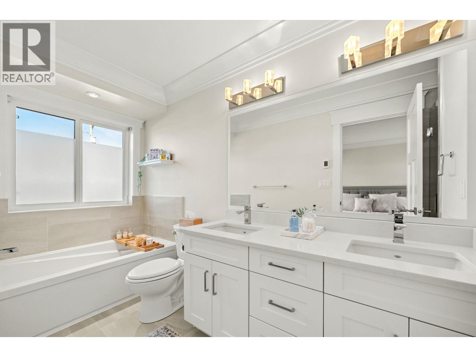 244 E 18TH STREET, North Vancouver