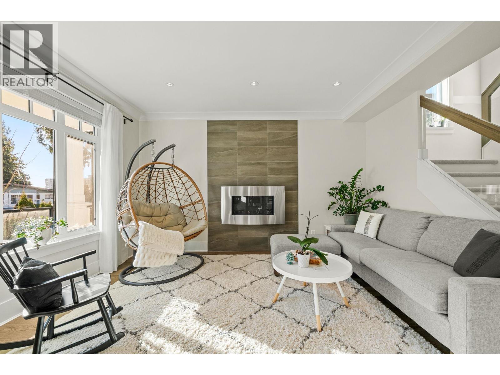 244 E 18TH STREET, North Vancouver