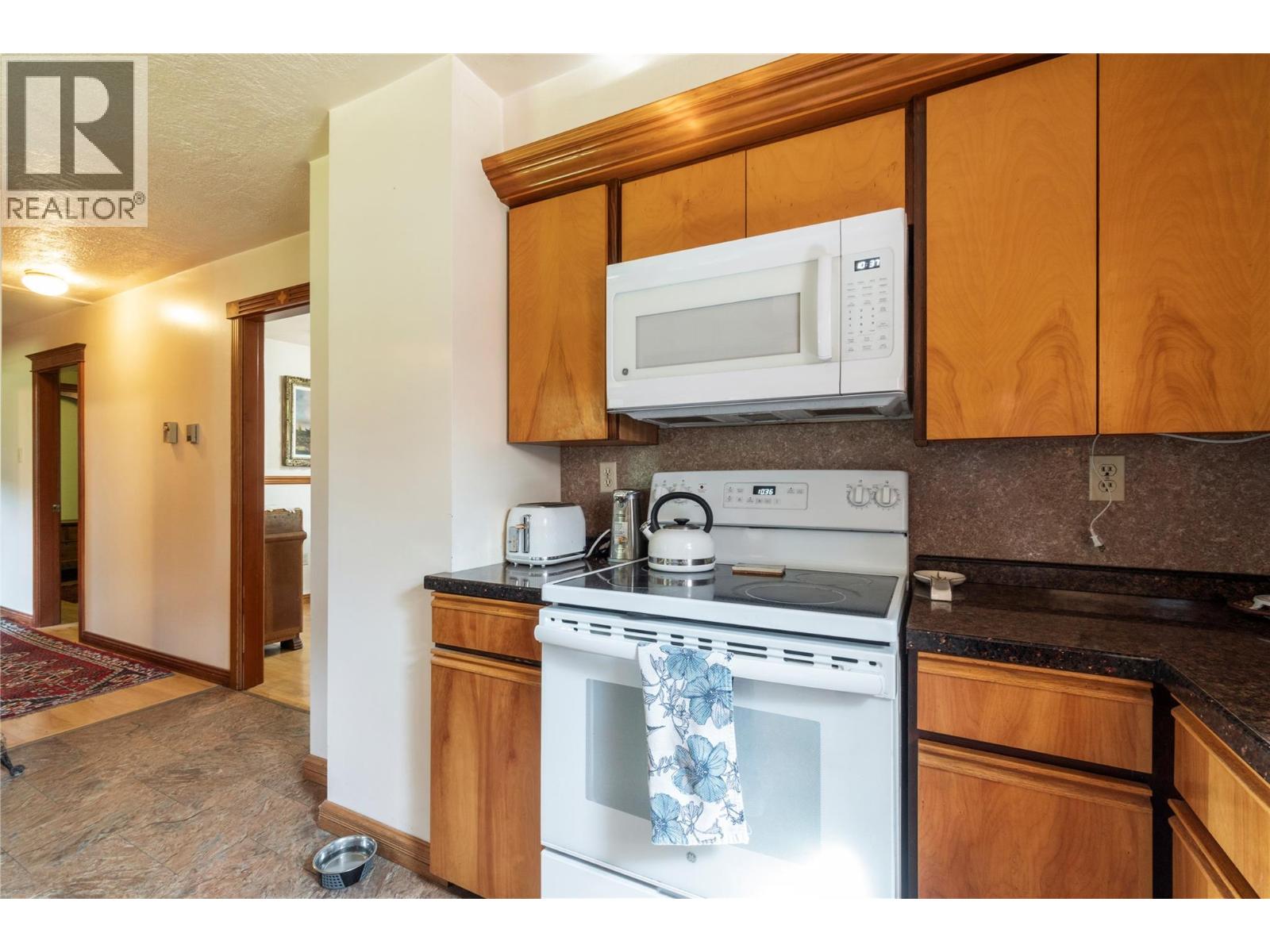 1080 20 Avenue SW, Salmon Arm