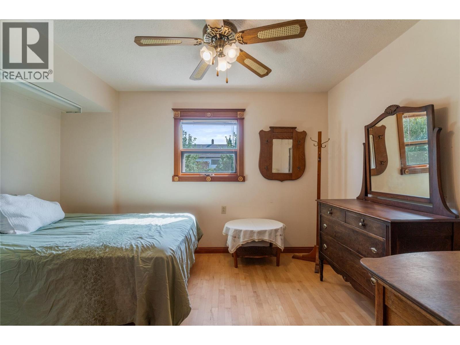 1080 20 Avenue SW, Salmon Arm