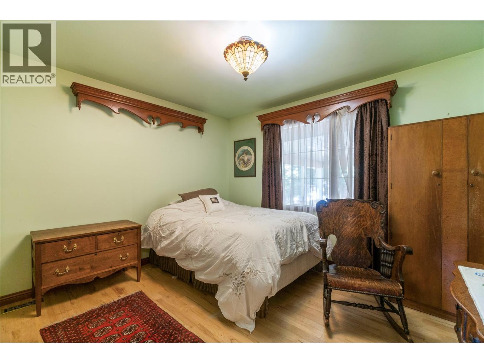 1080 20 Avenue SW, Salmon Arm