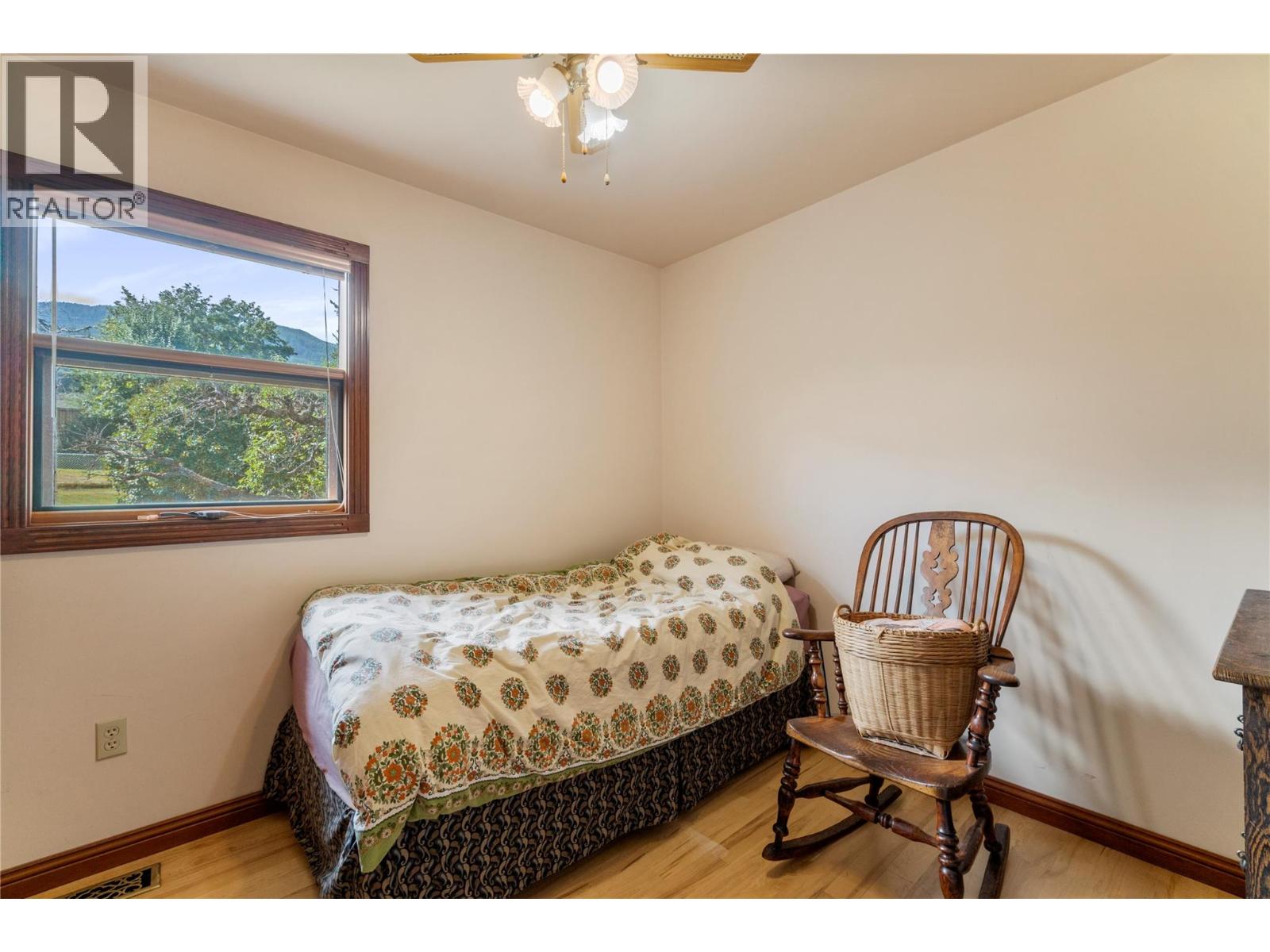 1080 20 Avenue SW, Salmon Arm