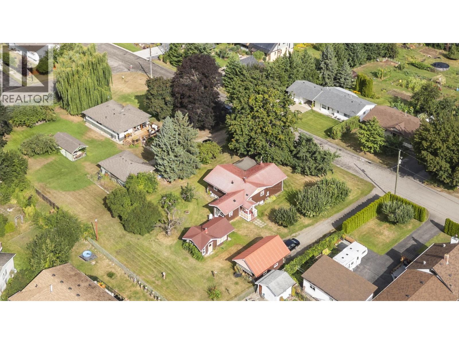 1080 20 Avenue SW, Salmon Arm