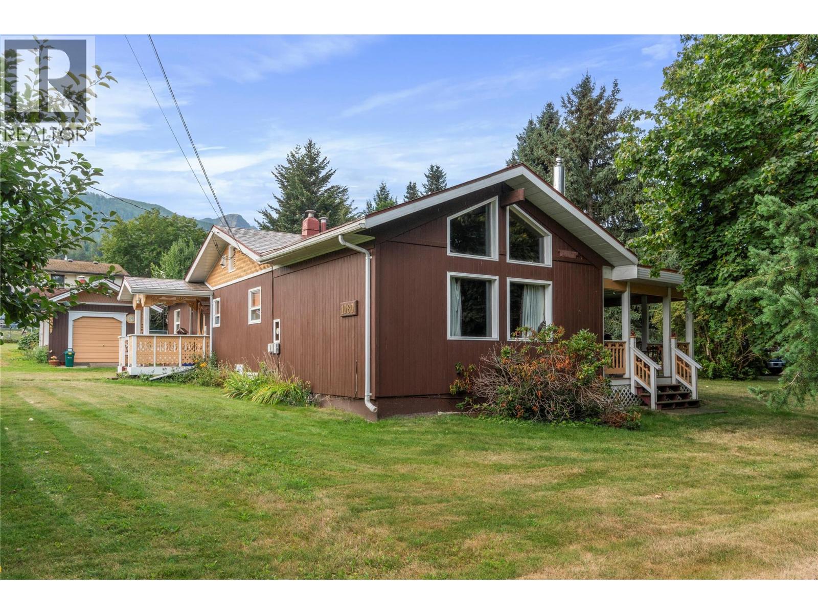 1080 20 Avenue SW, Salmon Arm