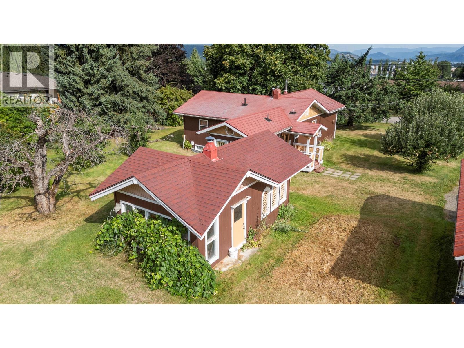 1080 20 Avenue SW, Salmon Arm