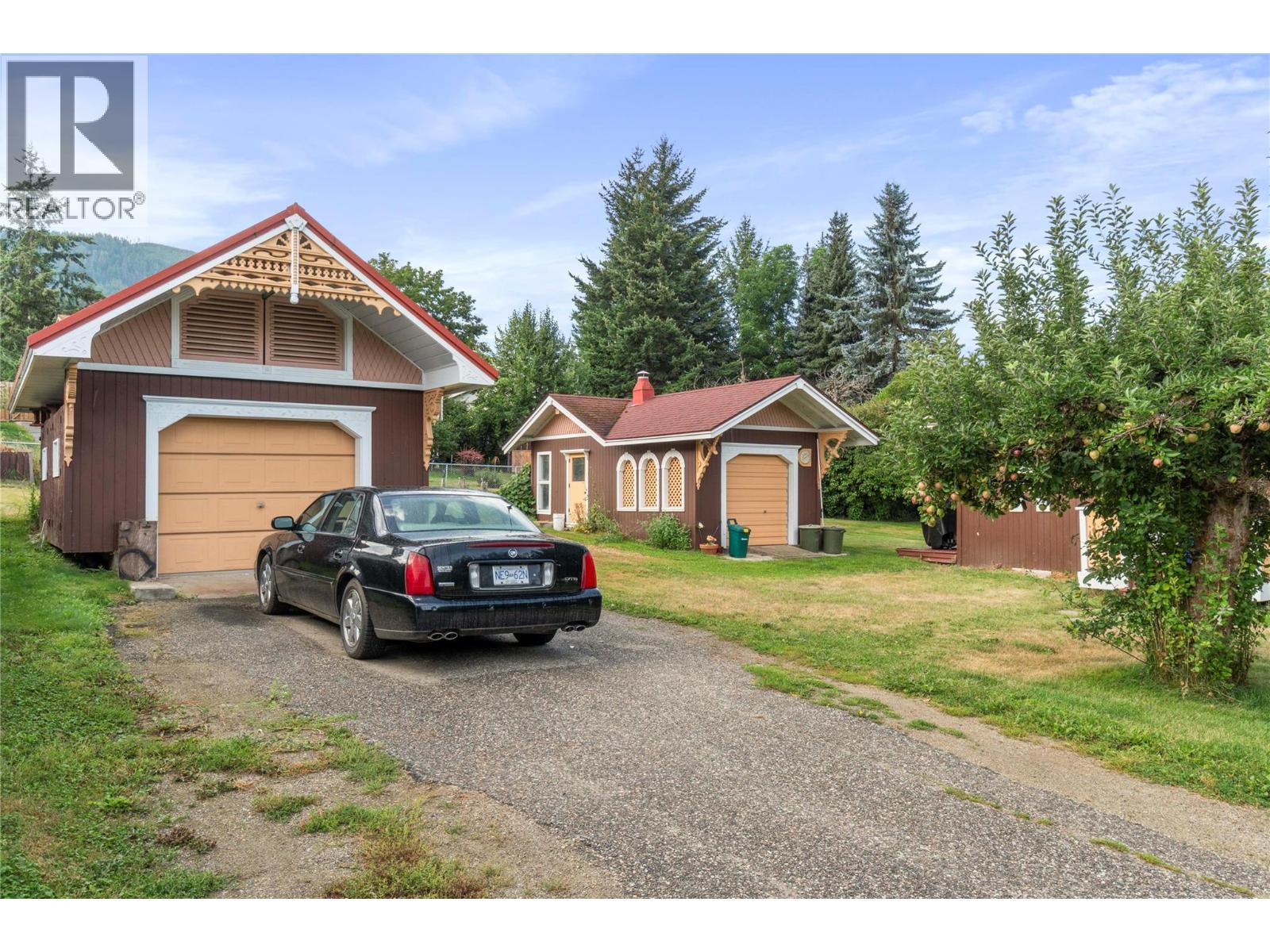 1080 20 Avenue SW, Salmon Arm