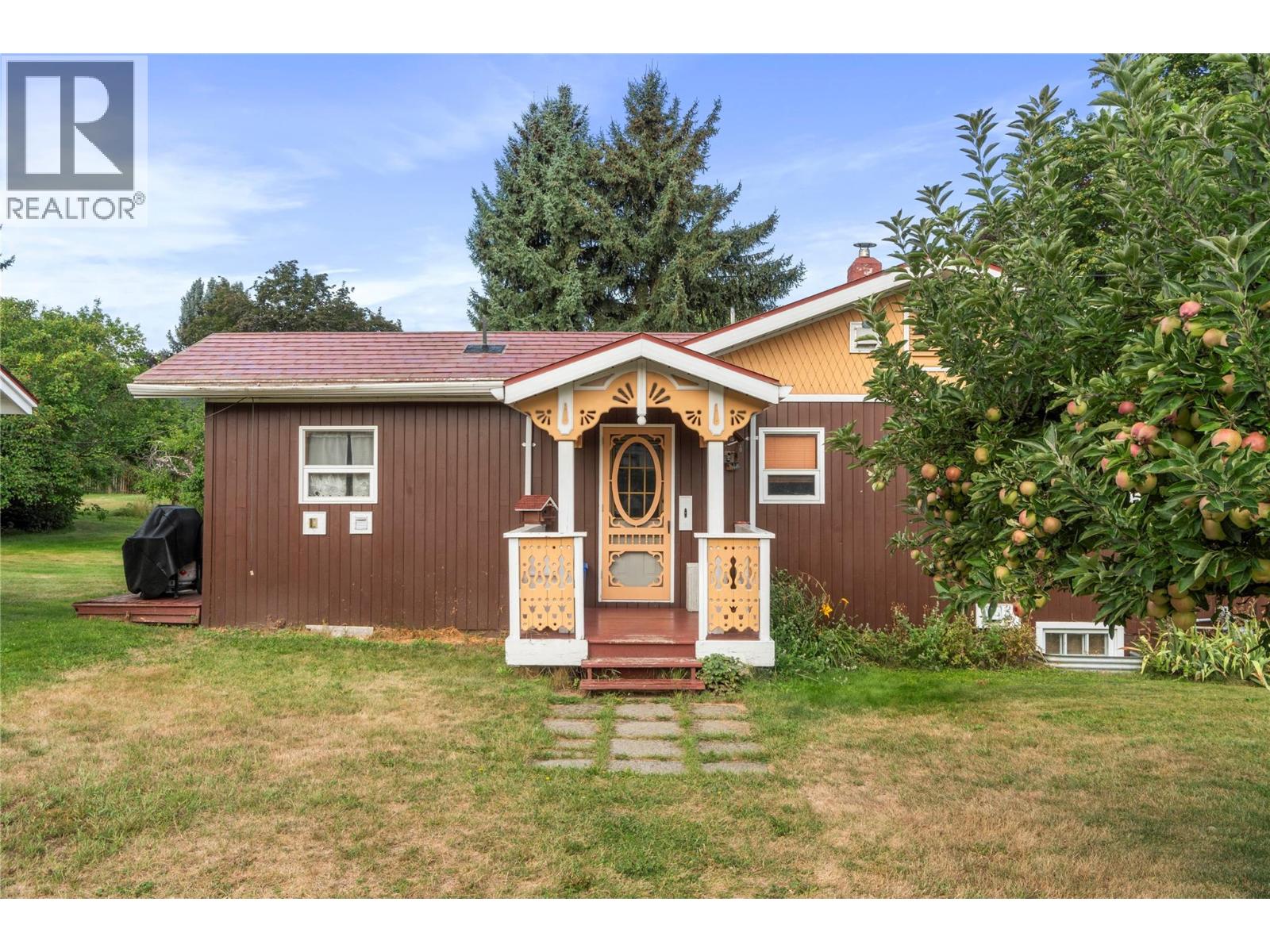 1080 20 Avenue SW, Salmon Arm