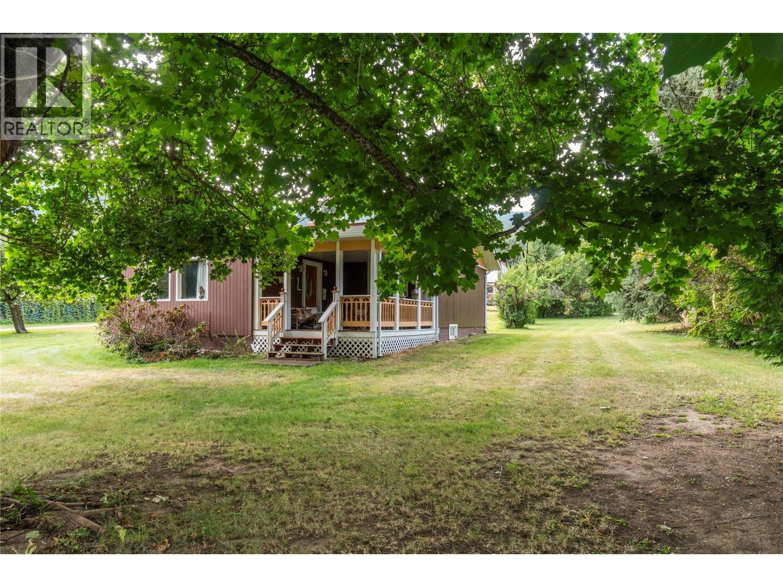 1080 20 Avenue SW, Salmon Arm