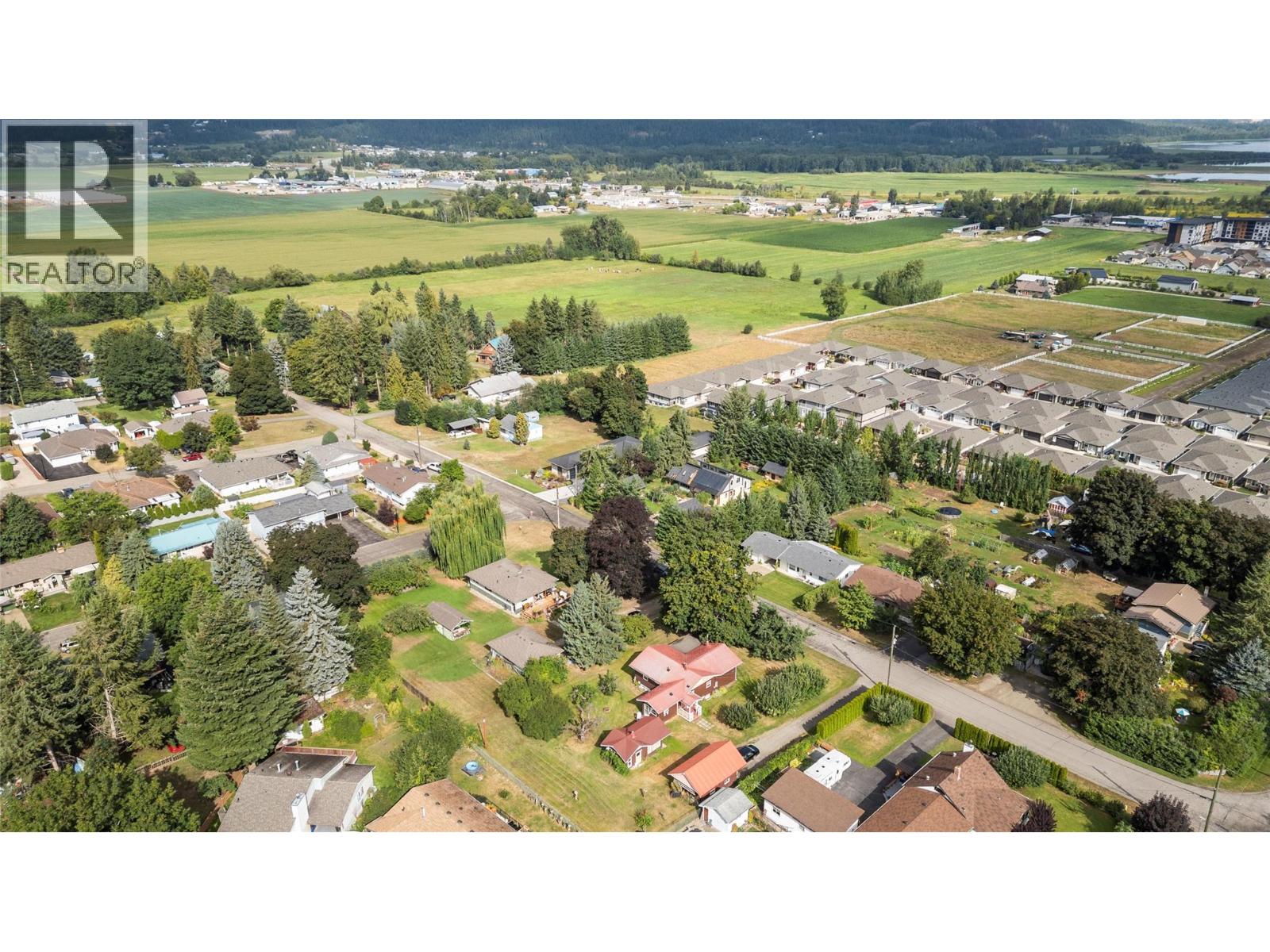 1080 20 Avenue SW, Salmon Arm