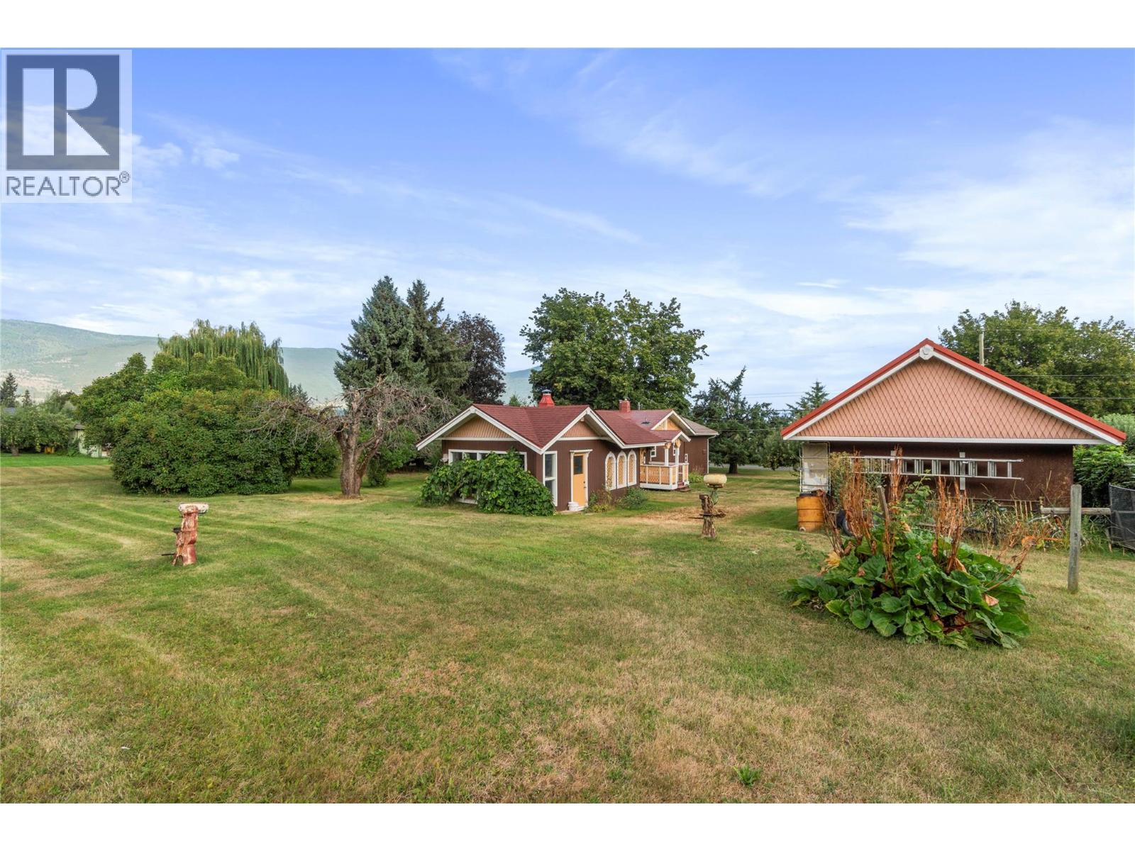 1080 20 Avenue SW, Salmon Arm