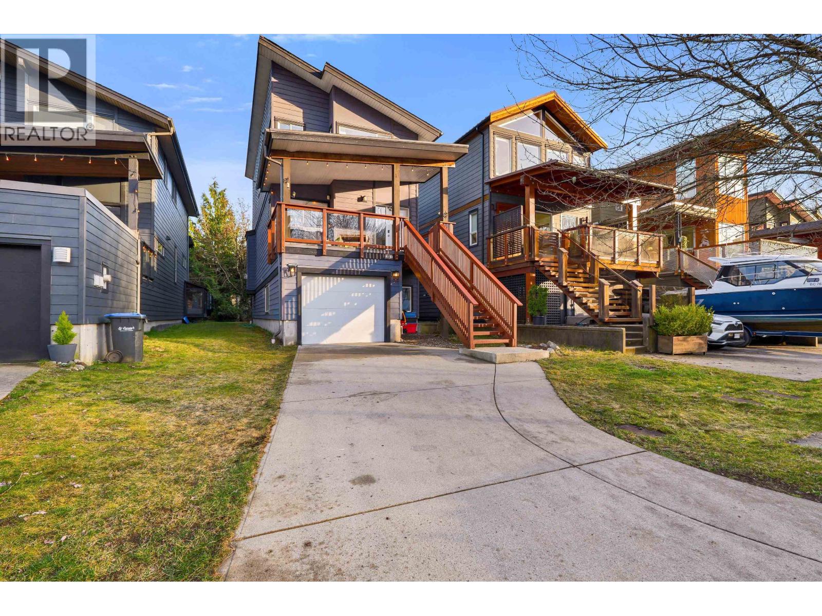 21 40137 GOVERNMENT ROAD, Squamish