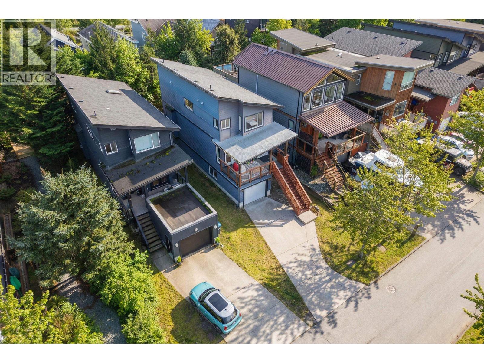 21 40137 GOVERNMENT ROAD, Squamish