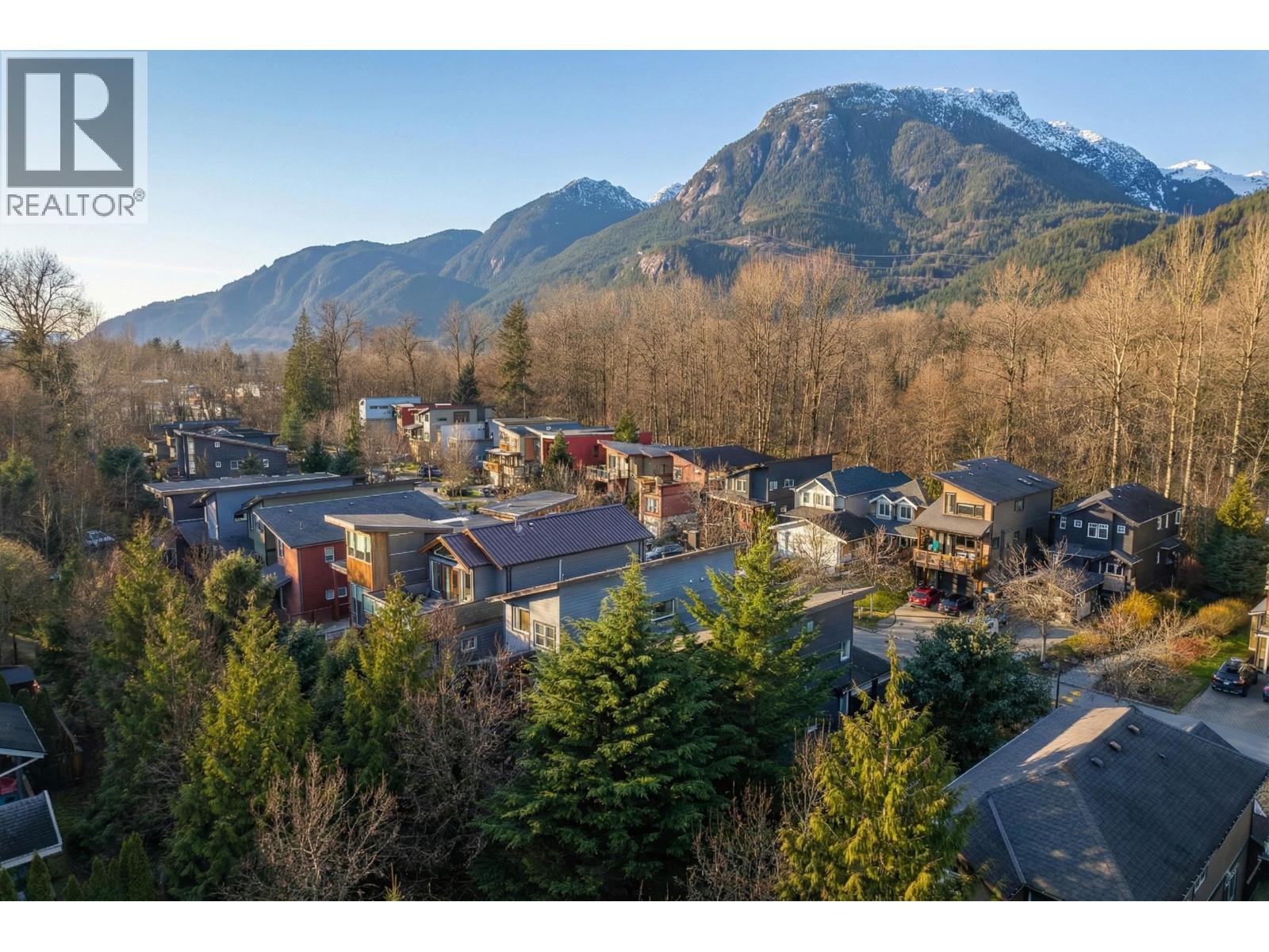 21 40137 GOVERNMENT ROAD, Squamish