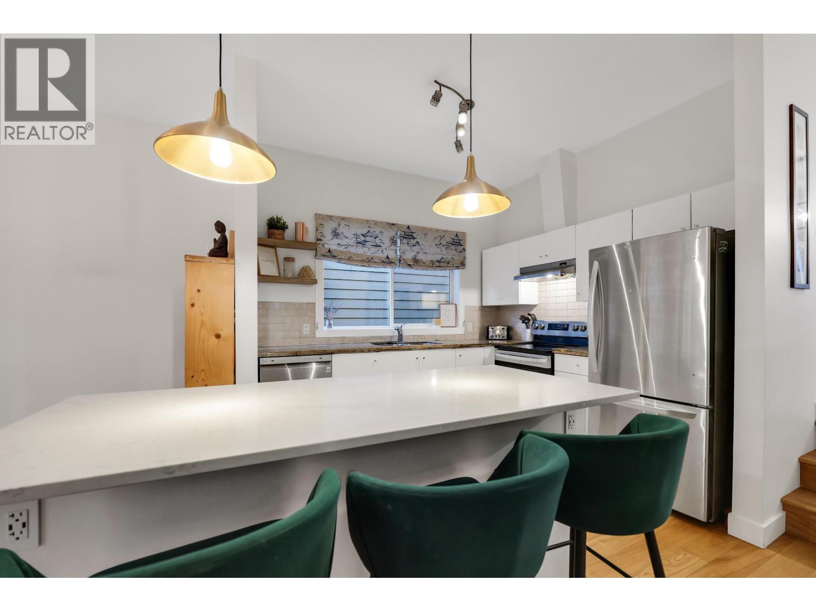 21 40137 GOVERNMENT ROAD, Squamish