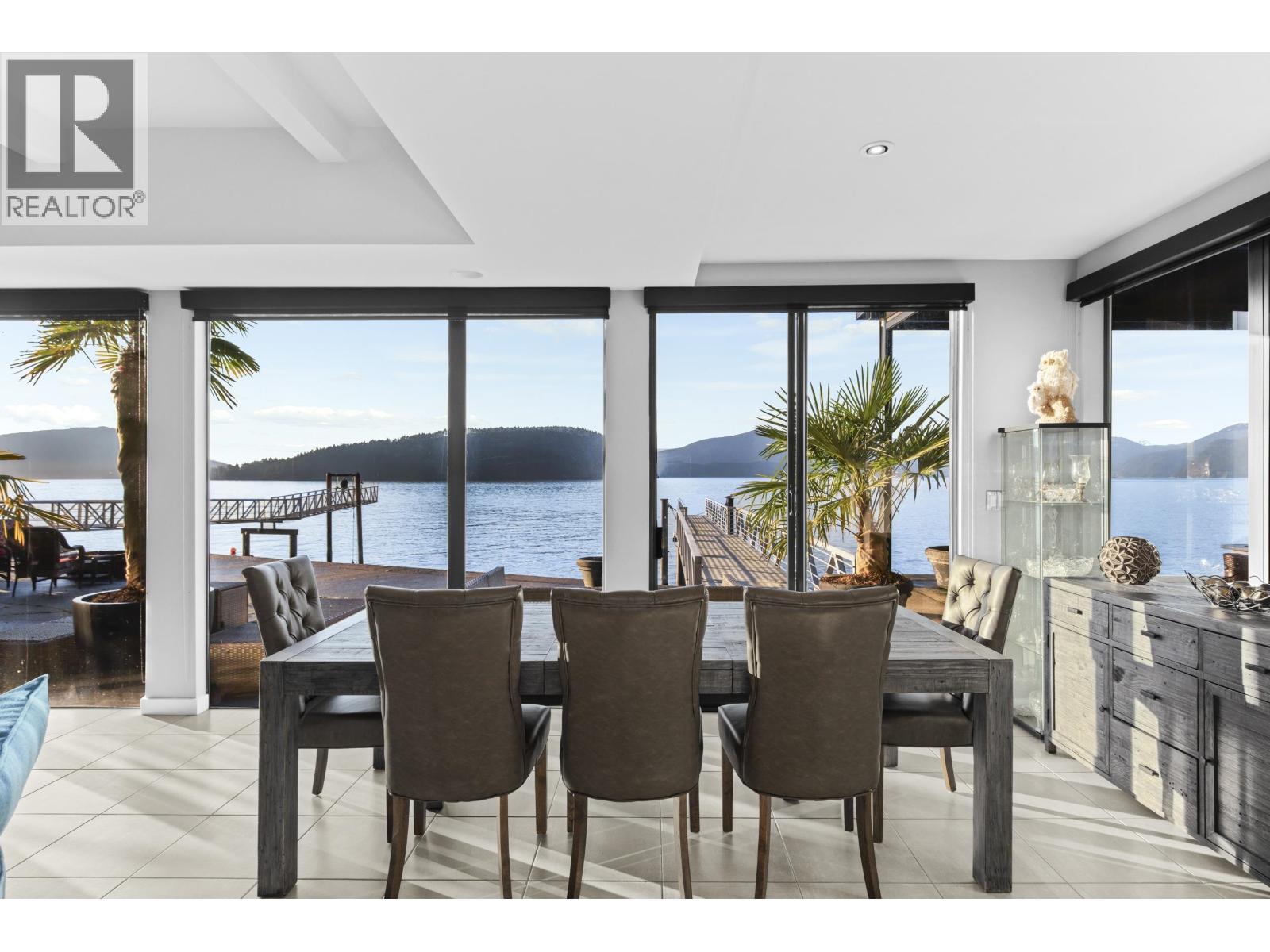 2 STRACHAN POINT ROAD, West Vancouver