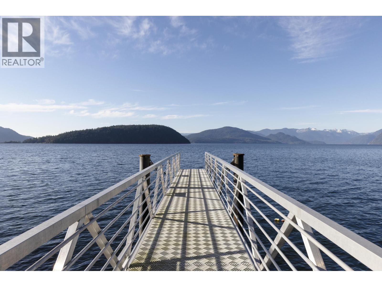 2 STRACHAN POINT ROAD, West Vancouver