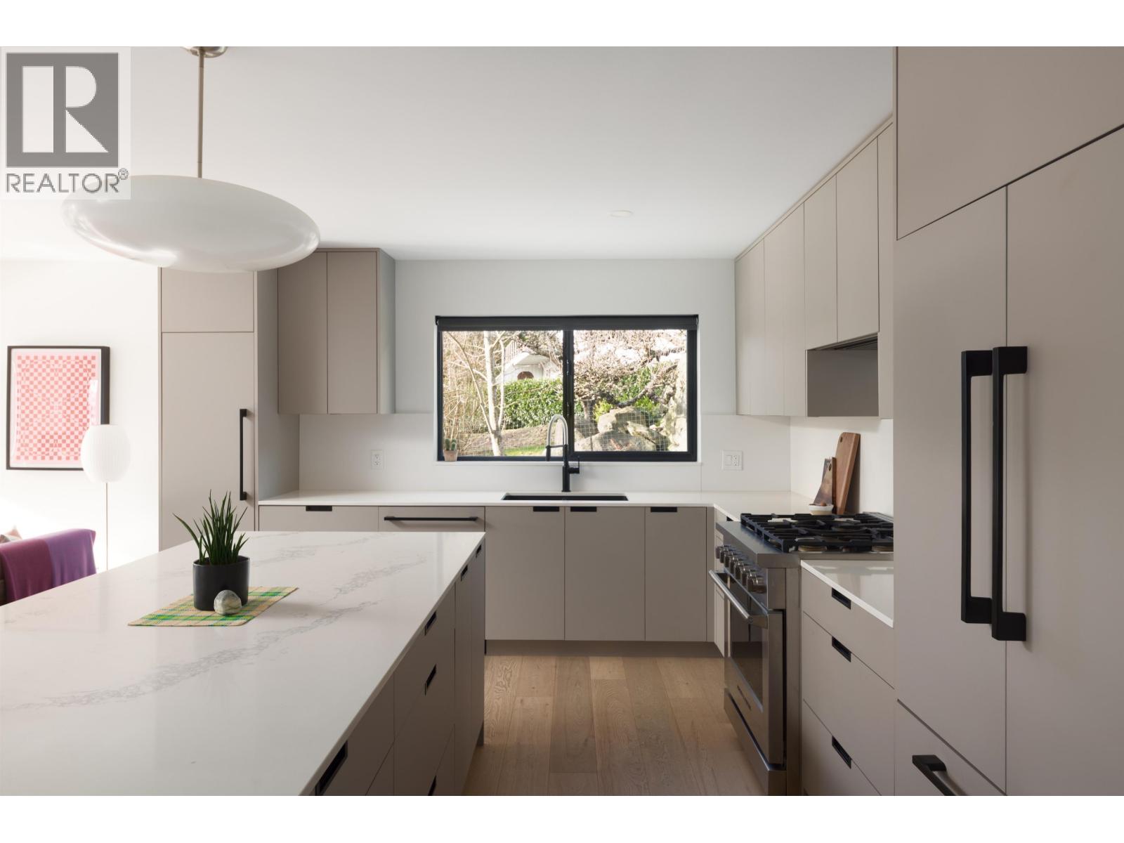 107 MAHAN ROAD, Gibsons