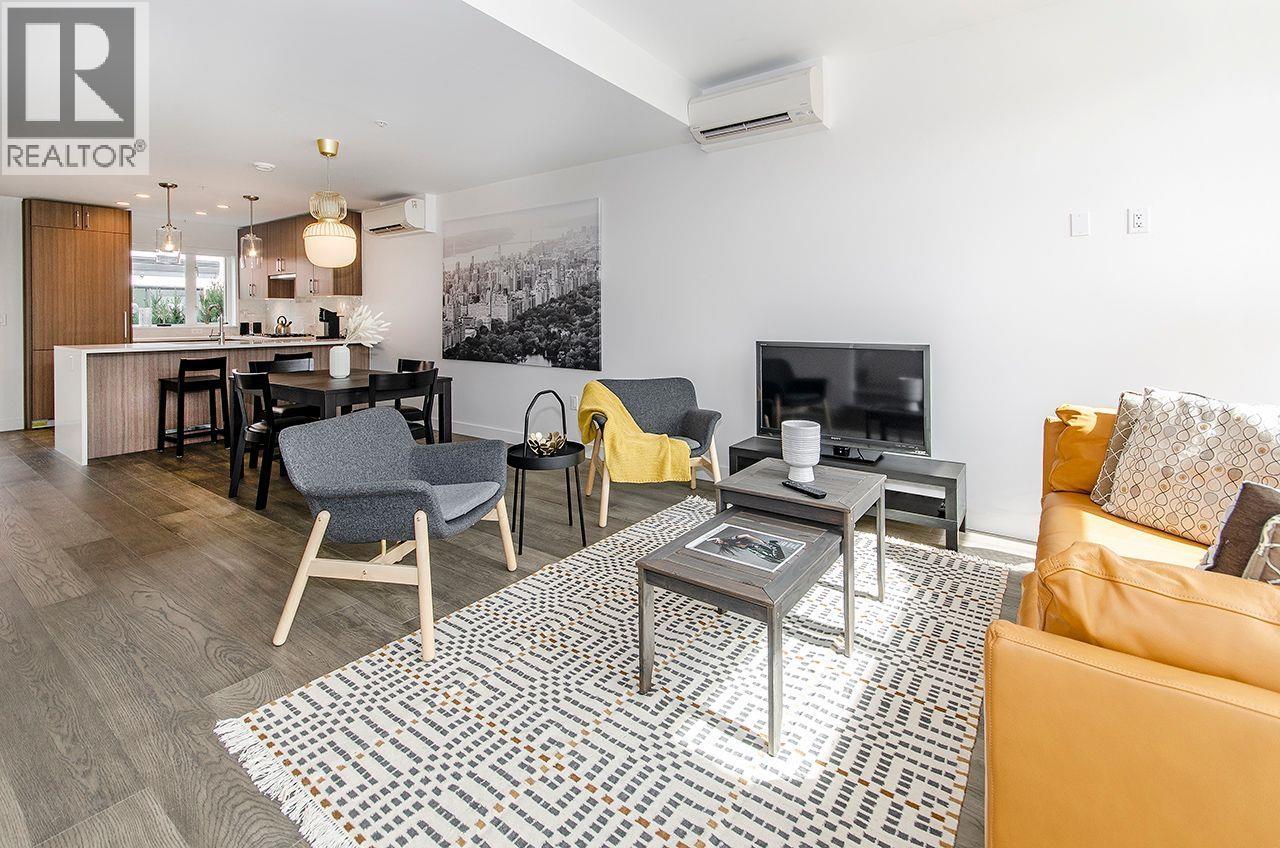 TH 561 29TH Avenue - photo 2