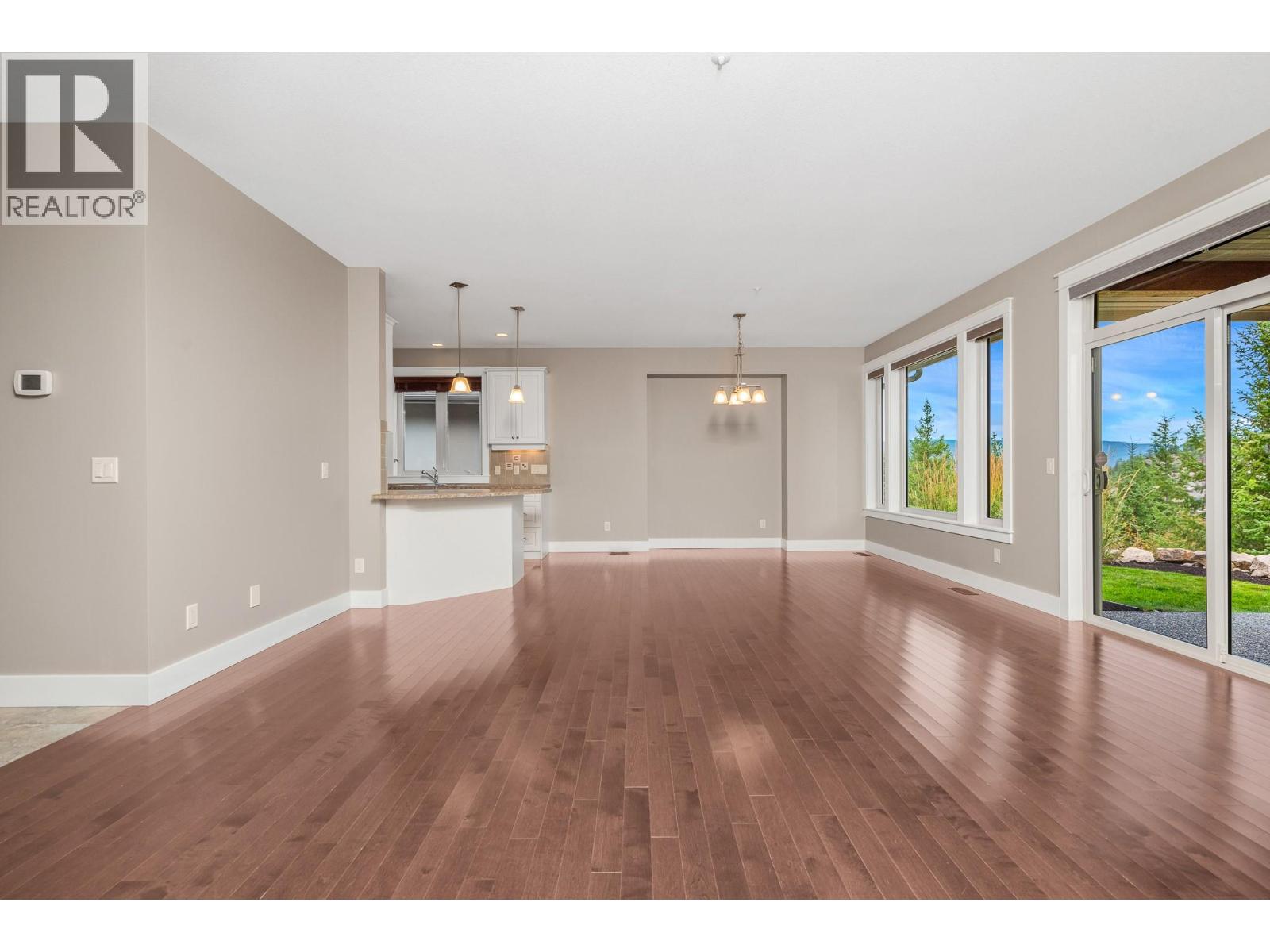  501 Longspoon Bay, Vernon