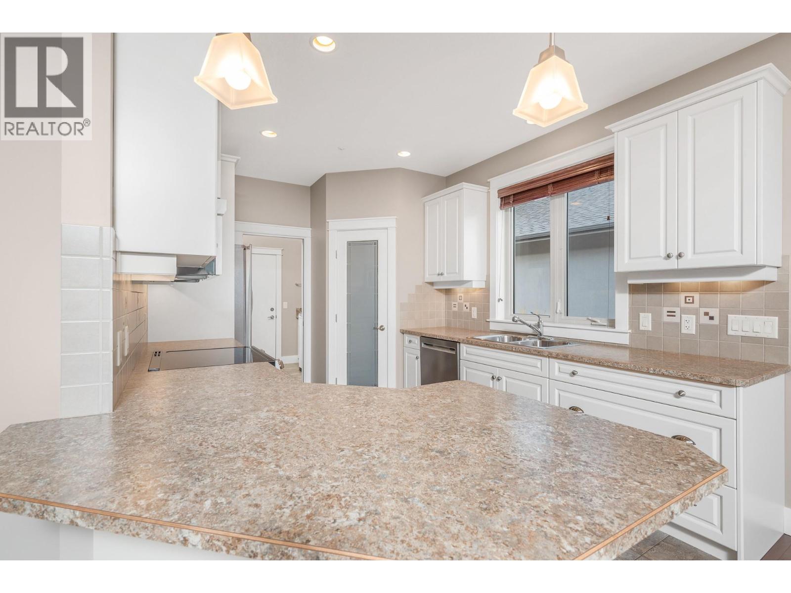  501 Longspoon Bay, Vernon