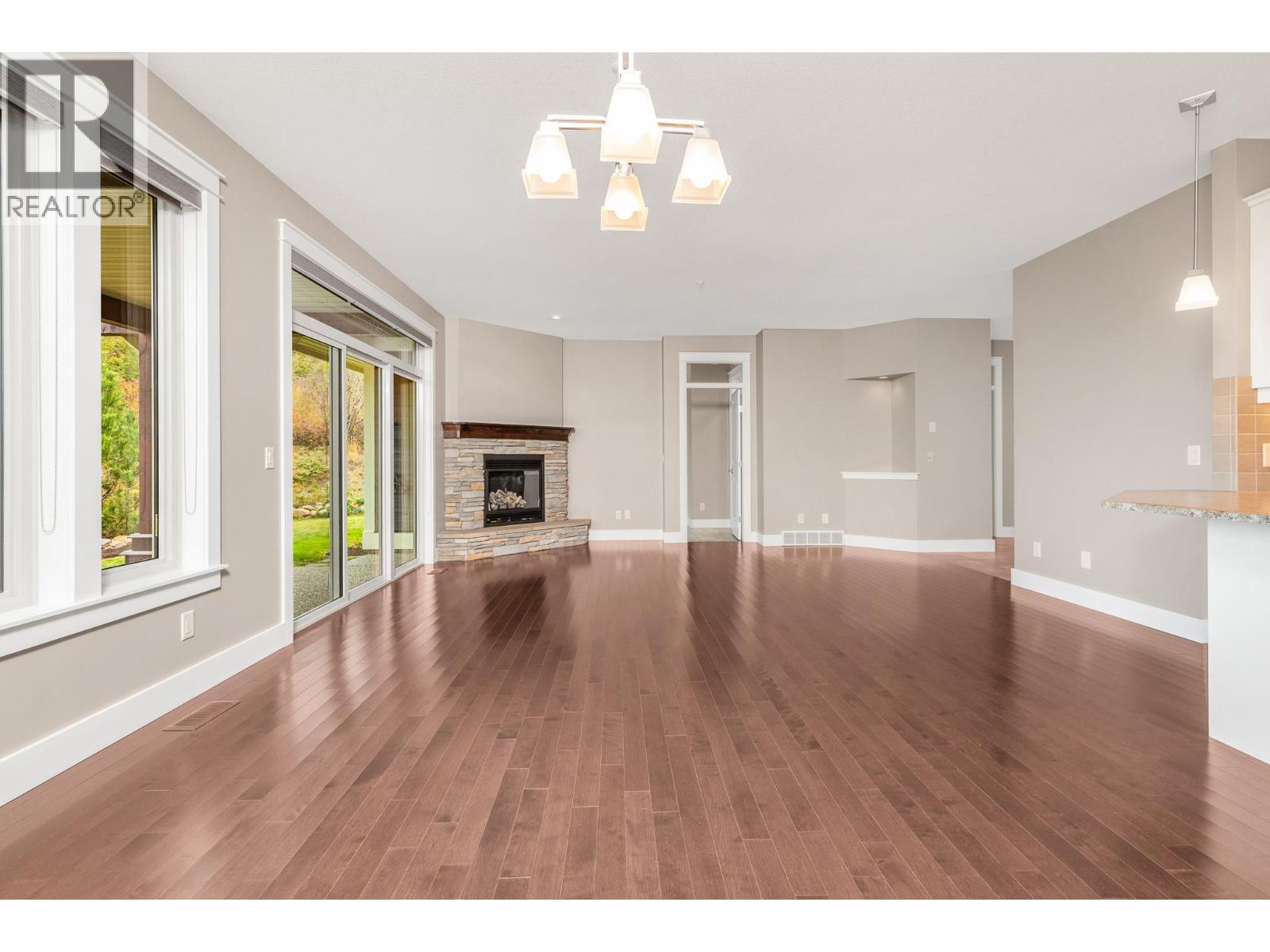  501 Longspoon Bay, Vernon