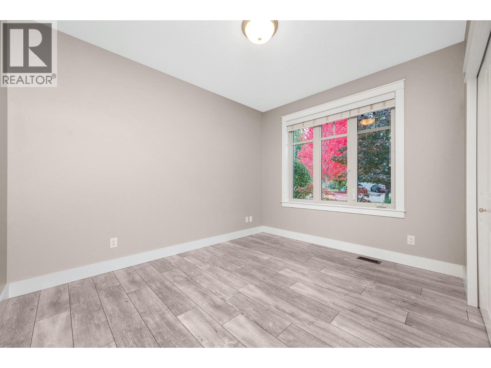  501 Longspoon Bay, Vernon