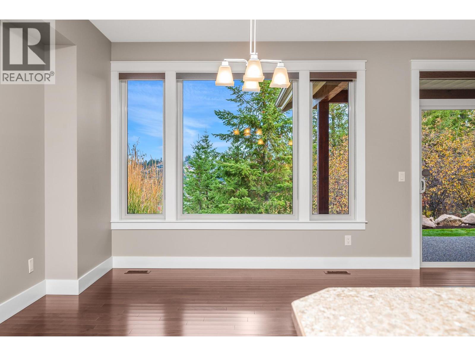  501 Longspoon Bay, Vernon