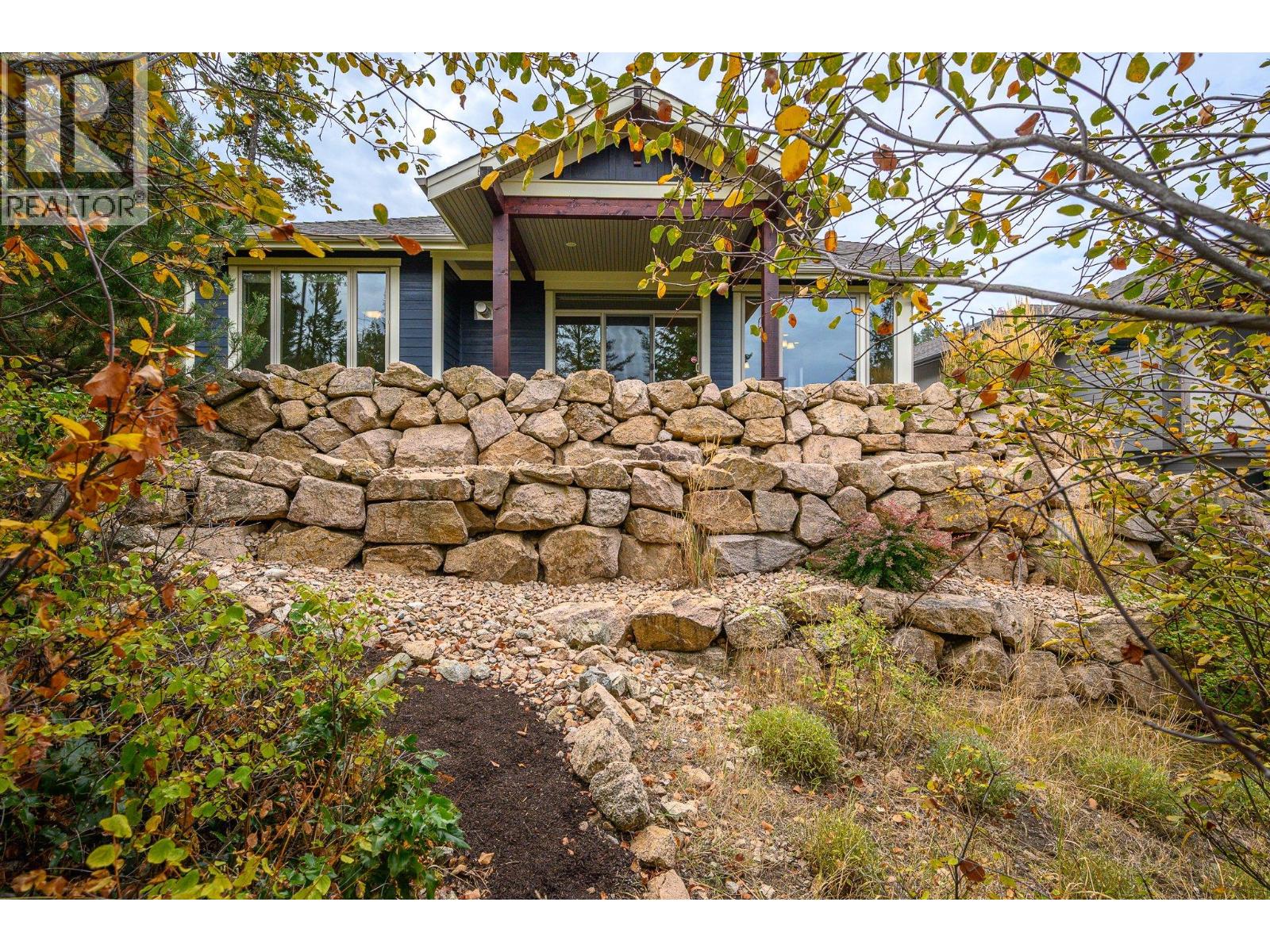  501 Longspoon Bay, Vernon