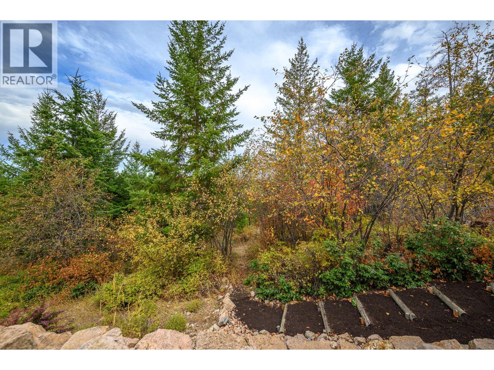  501 Longspoon Bay, Vernon