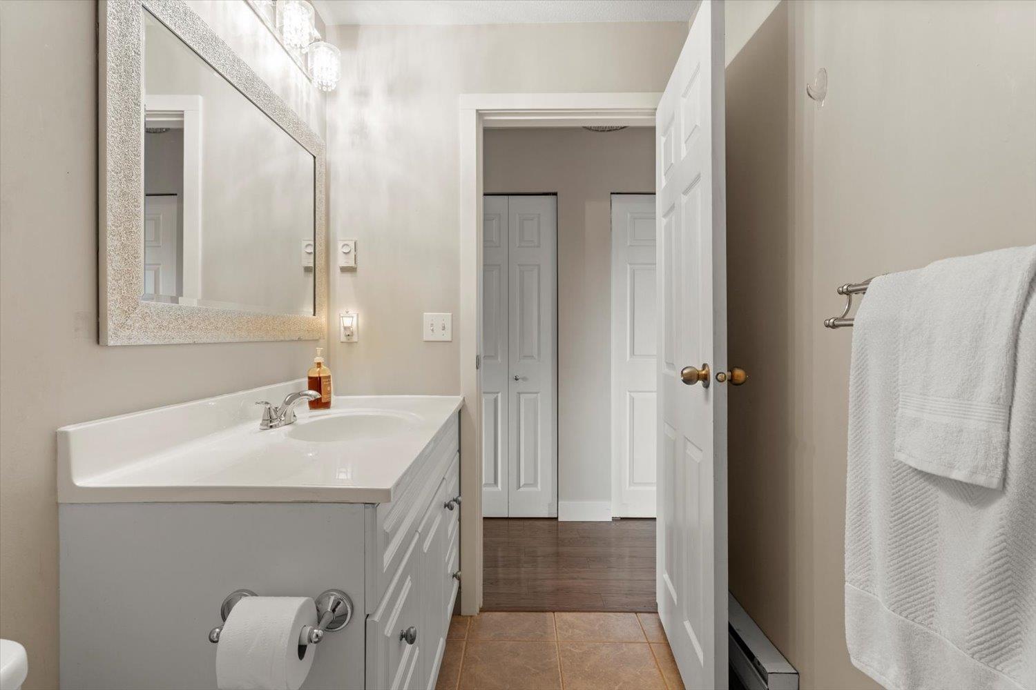 205 7435 SHAW AVENUE, Sardis East Vedder