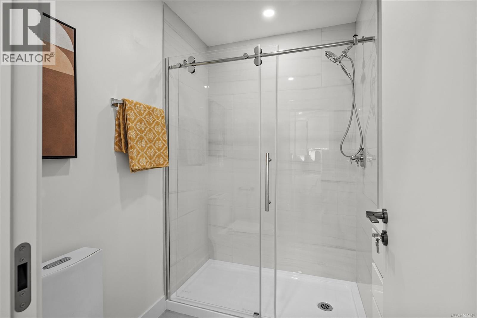 124 916 Orono Avenue, Langford