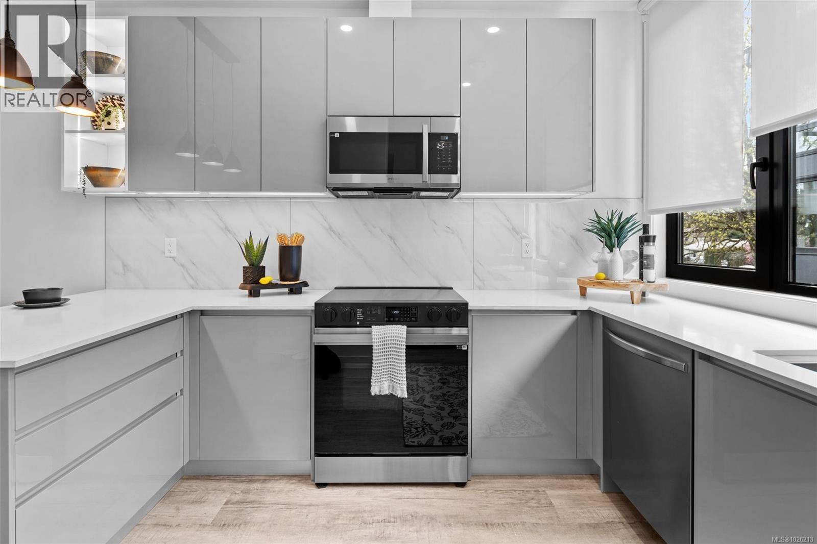 124 916 Orono Avenue, Langford