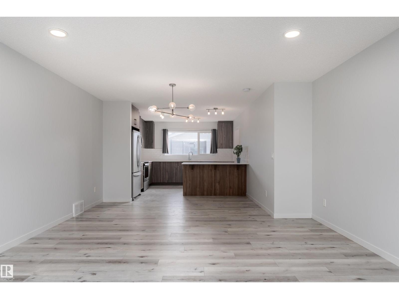 22371 93 AV NW, Edmonton