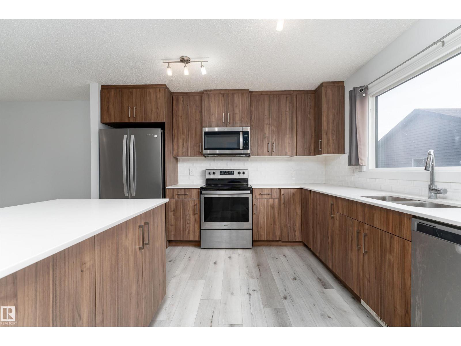 22371 93 AV NW, Edmonton