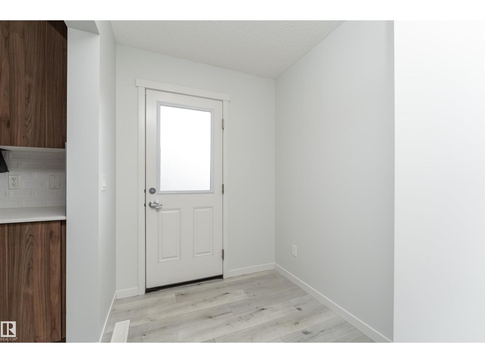 22371 93 AV NW, Edmonton