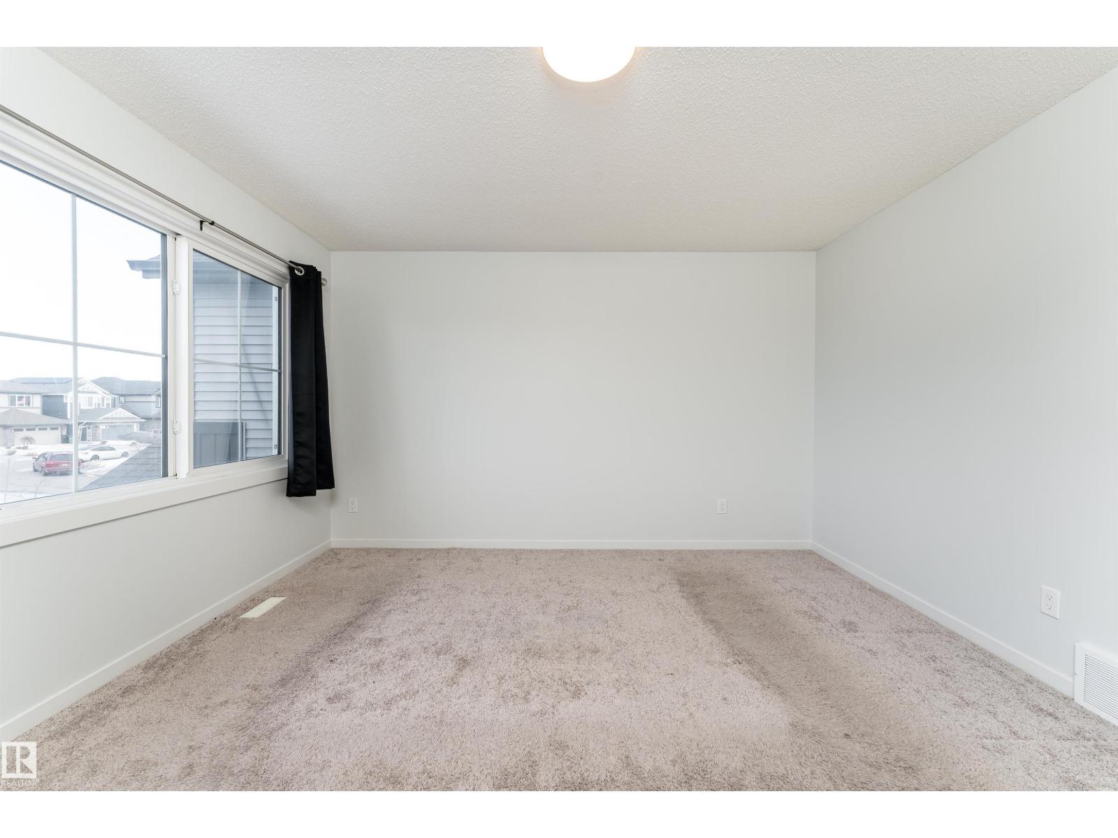 22371 93 AV NW, Edmonton