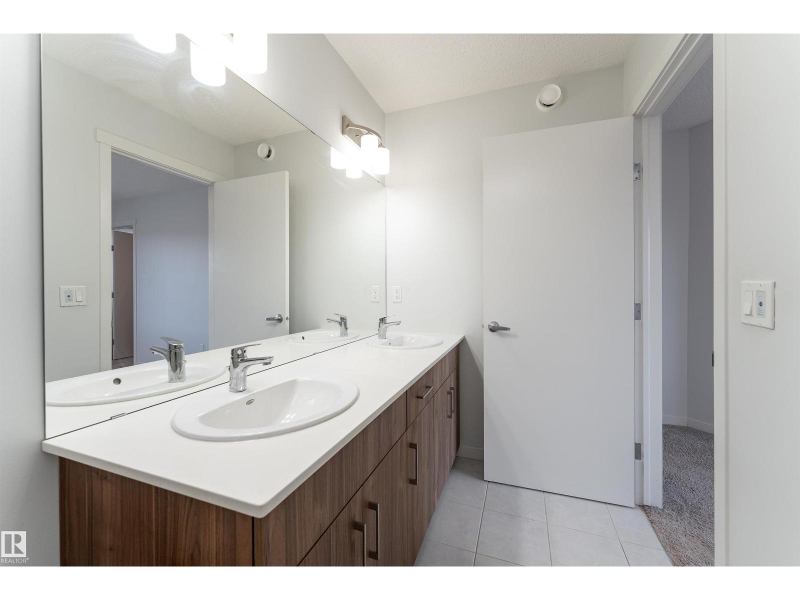 22371 93 AV NW, Edmonton