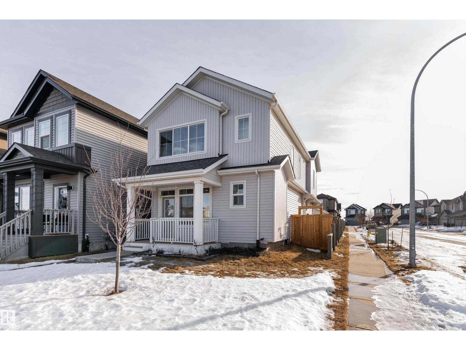 22371 93 AV NW, Edmonton