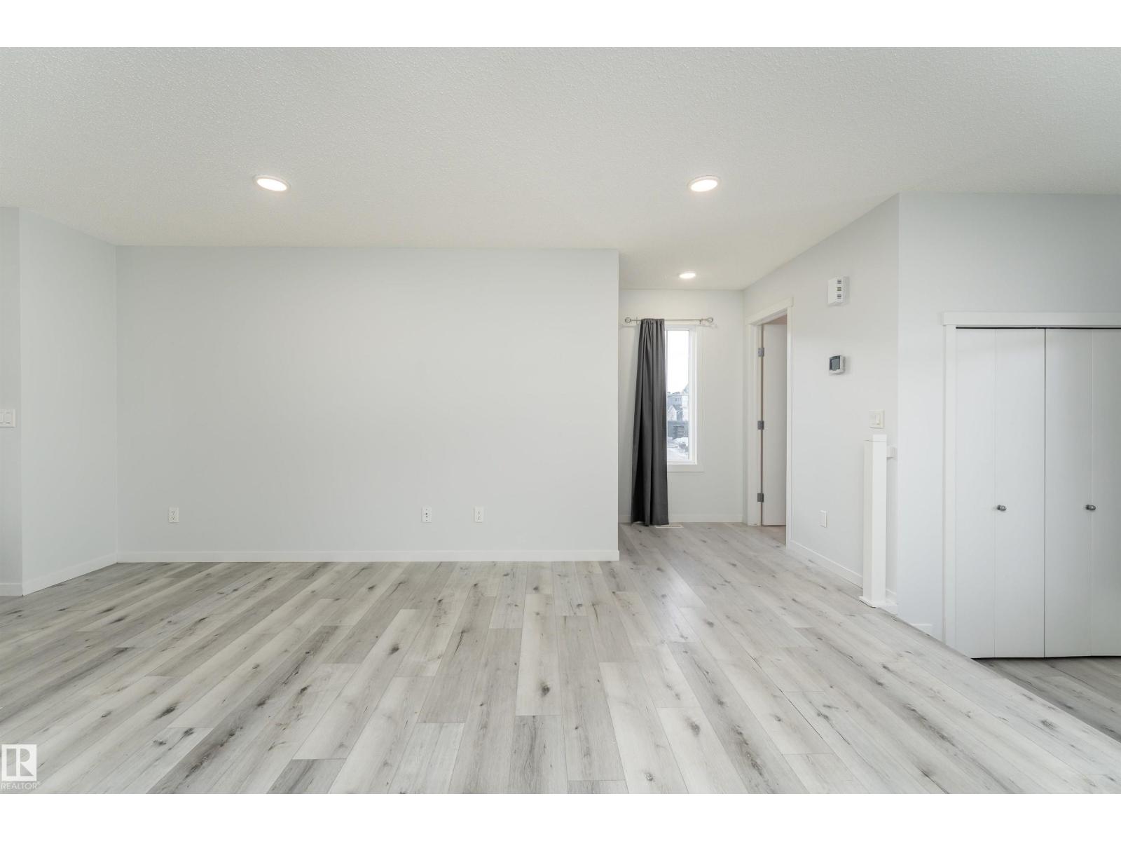 22371 93 AV NW, Edmonton