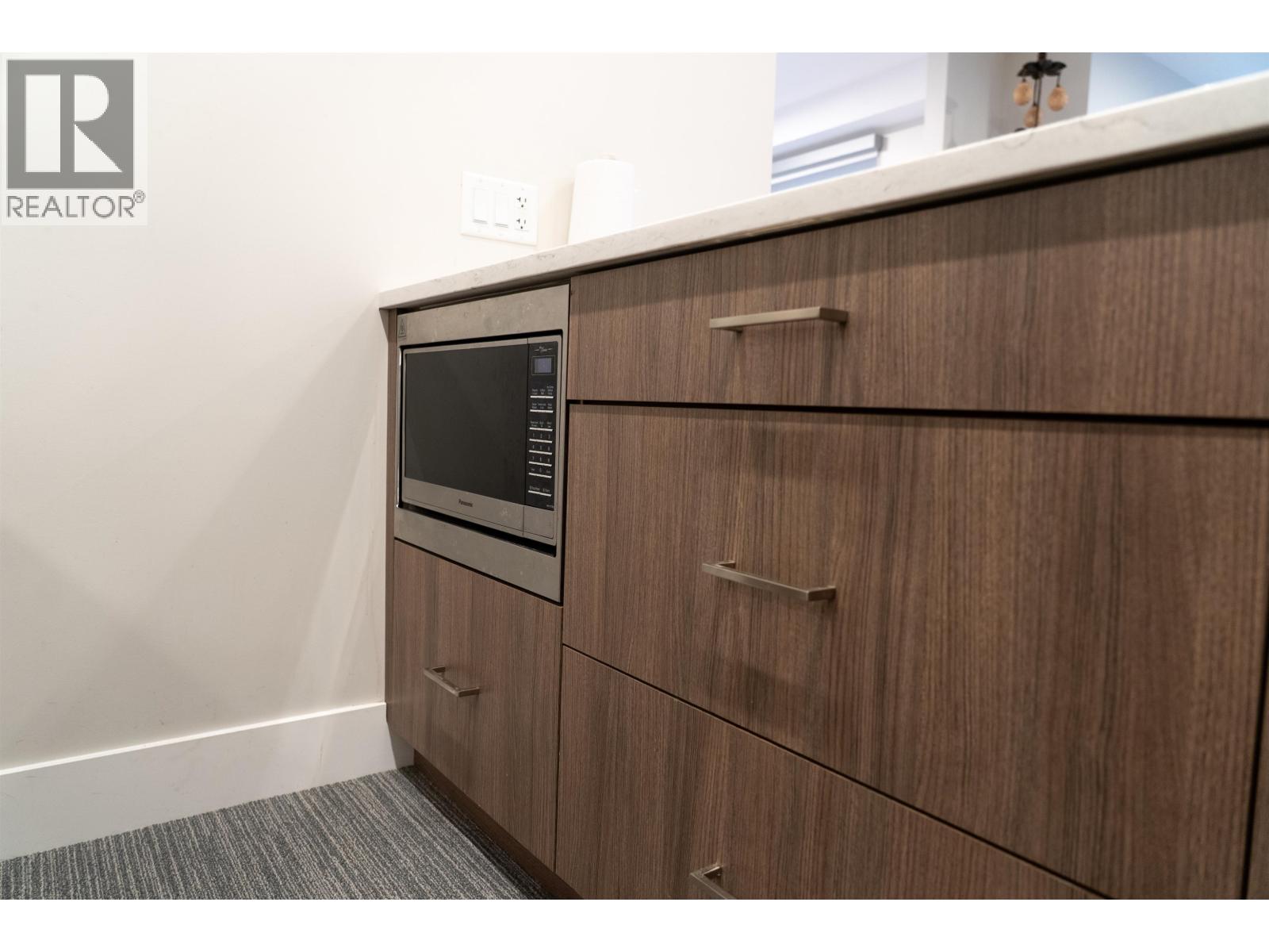 220 1870 DOWAD DRIVE, Squamish