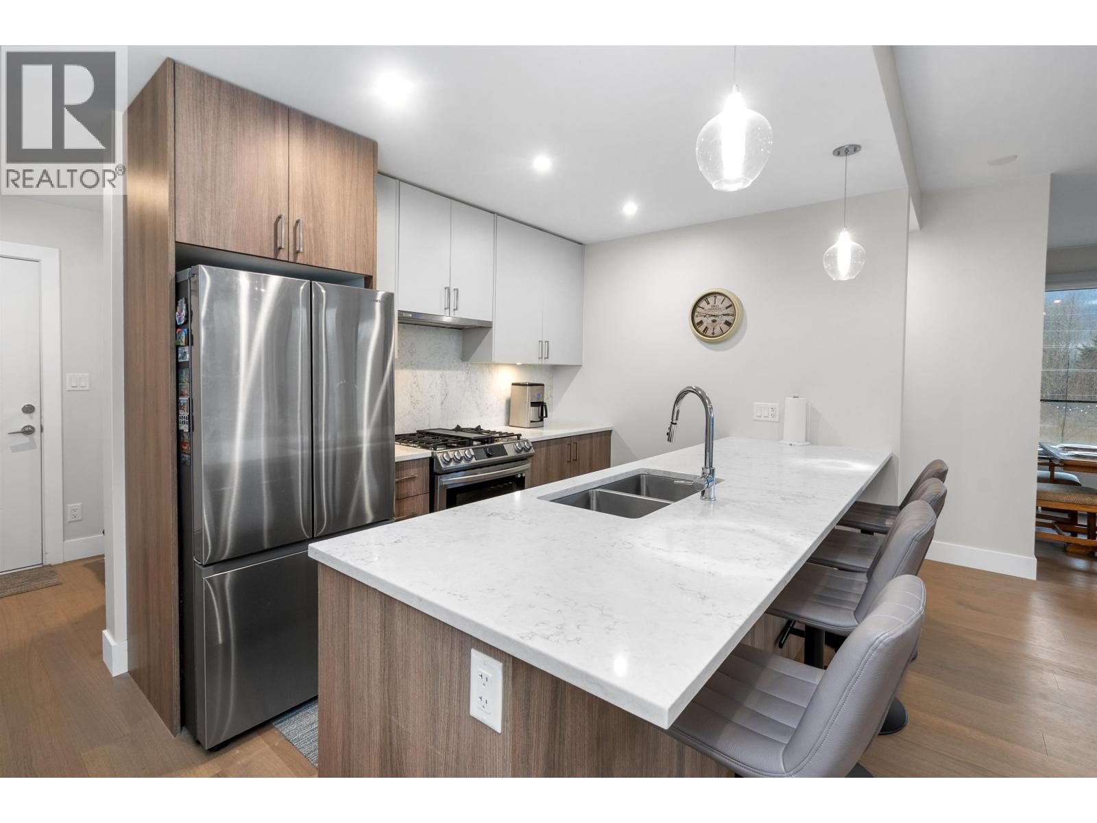 220 1870 DOWAD DRIVE, Squamish