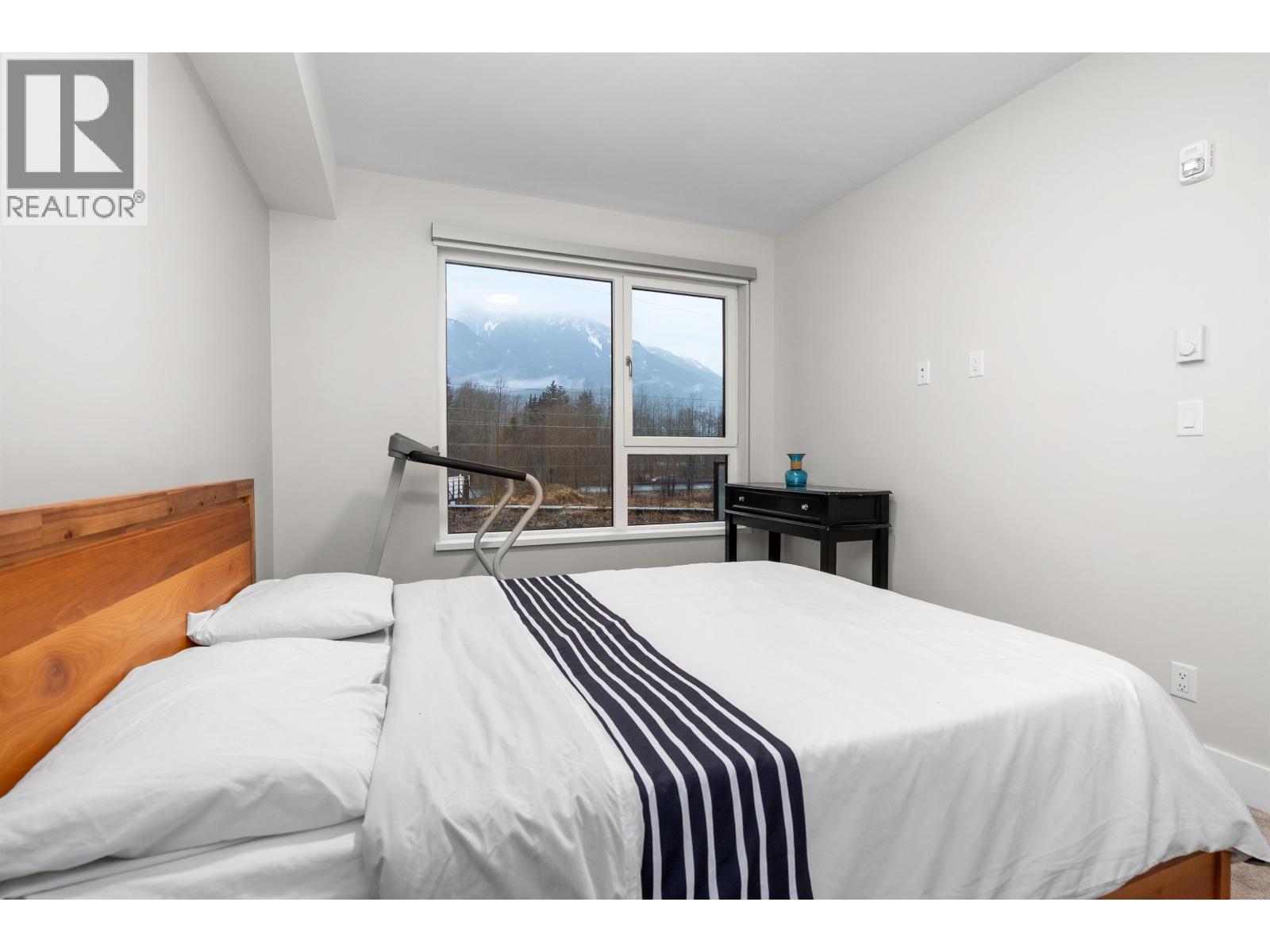 220 1870 DOWAD DRIVE, Squamish