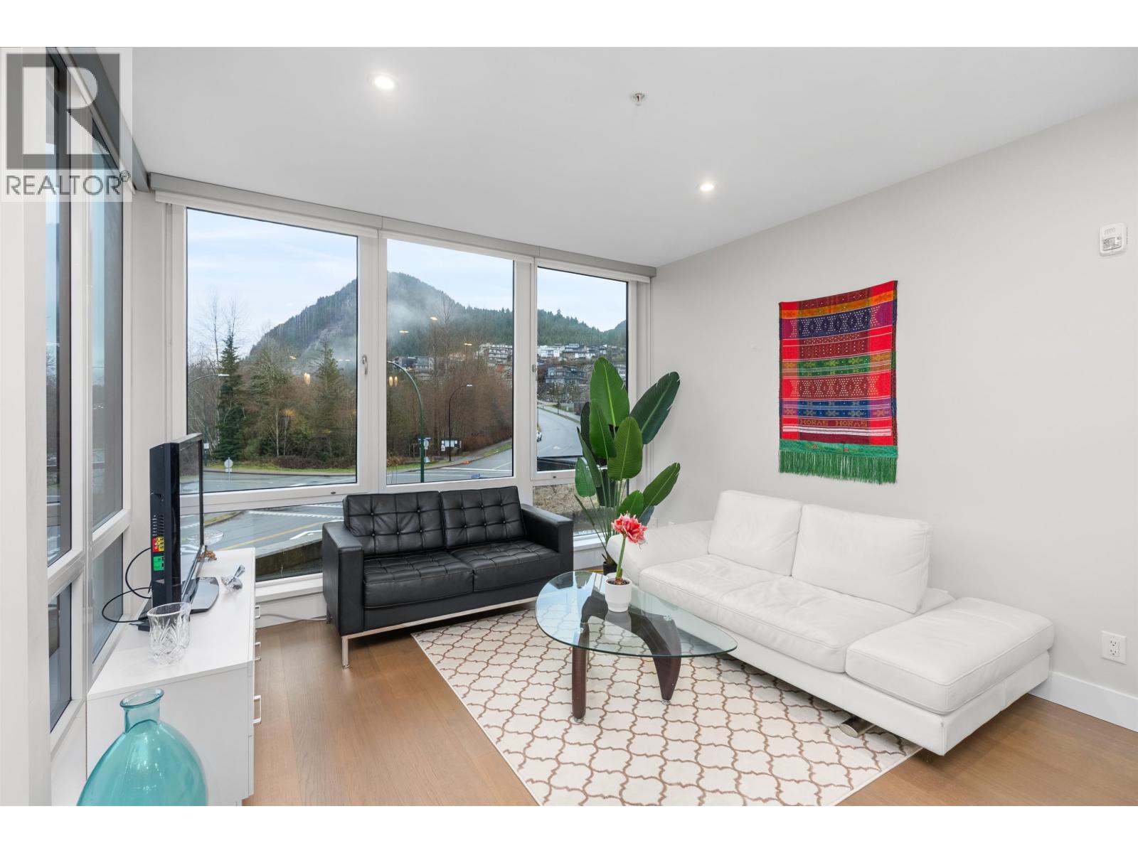 220 1870 DOWAD DRIVE, Squamish