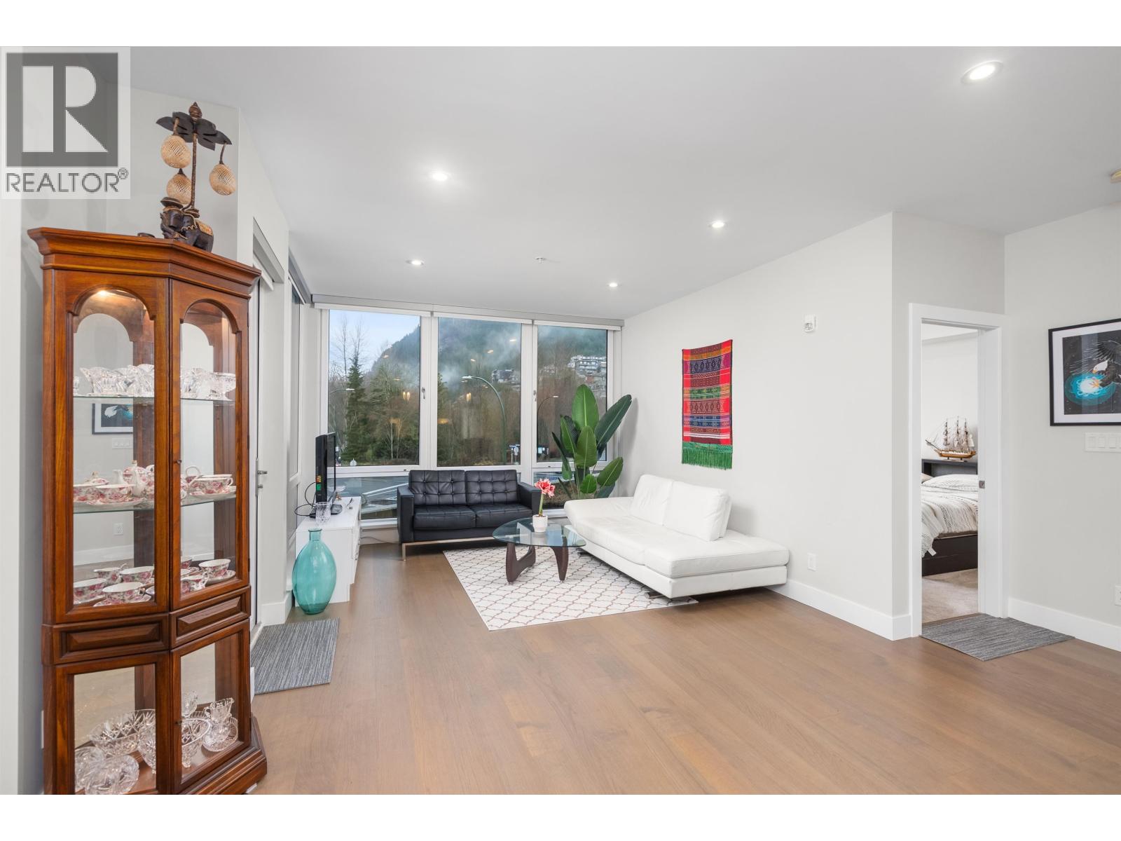 220 1870 DOWAD DRIVE, Squamish