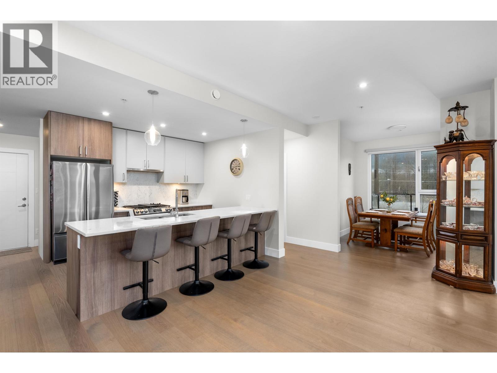 220 1870 DOWAD DRIVE, Squamish