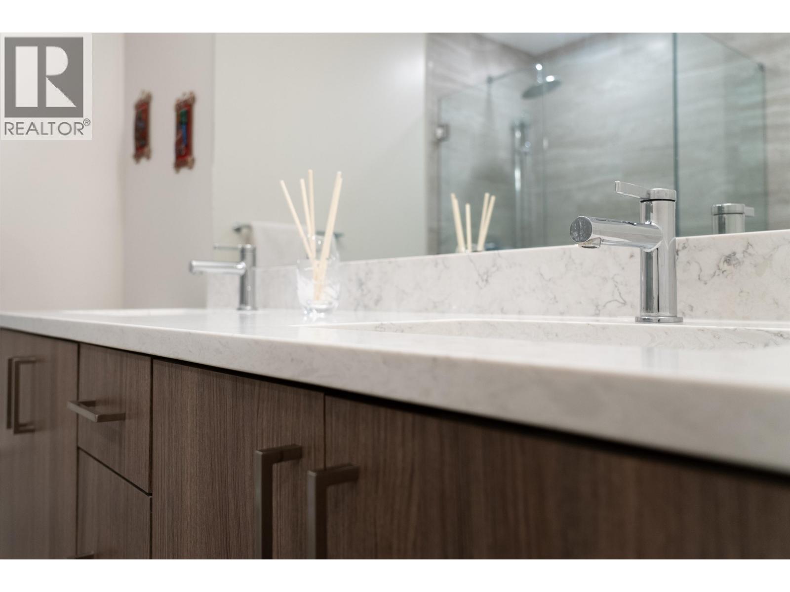 220 1870 DOWAD DRIVE, Squamish