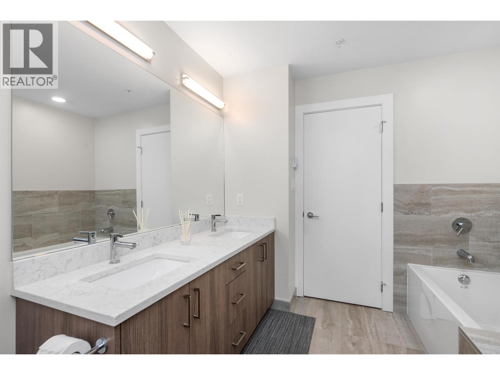 220 1870 DOWAD DRIVE, Squamish