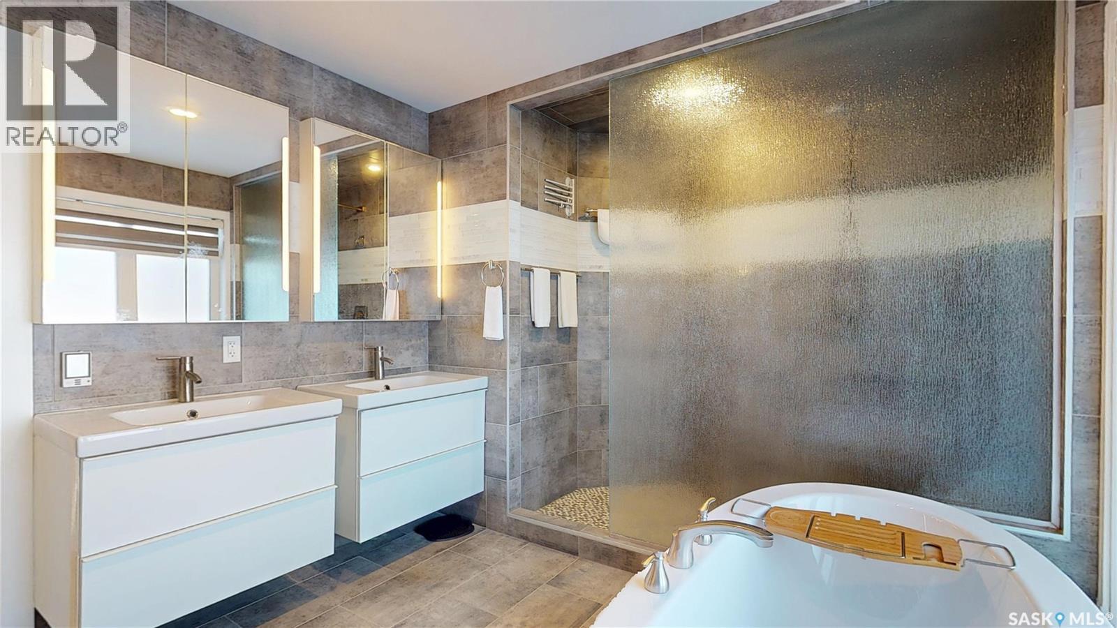 8507 KESTRAL DRIVE - 24